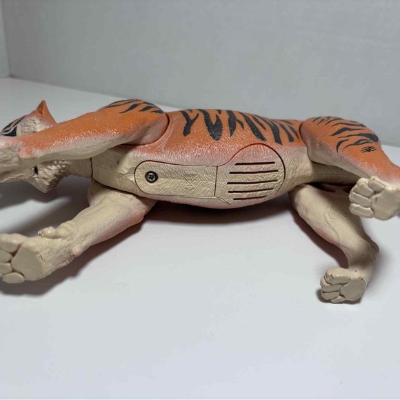 Jumanji Ferocious Tiger 10" Roaring Sound Works 2019 Lanard Action Figure Toy - Picture 3 of 5